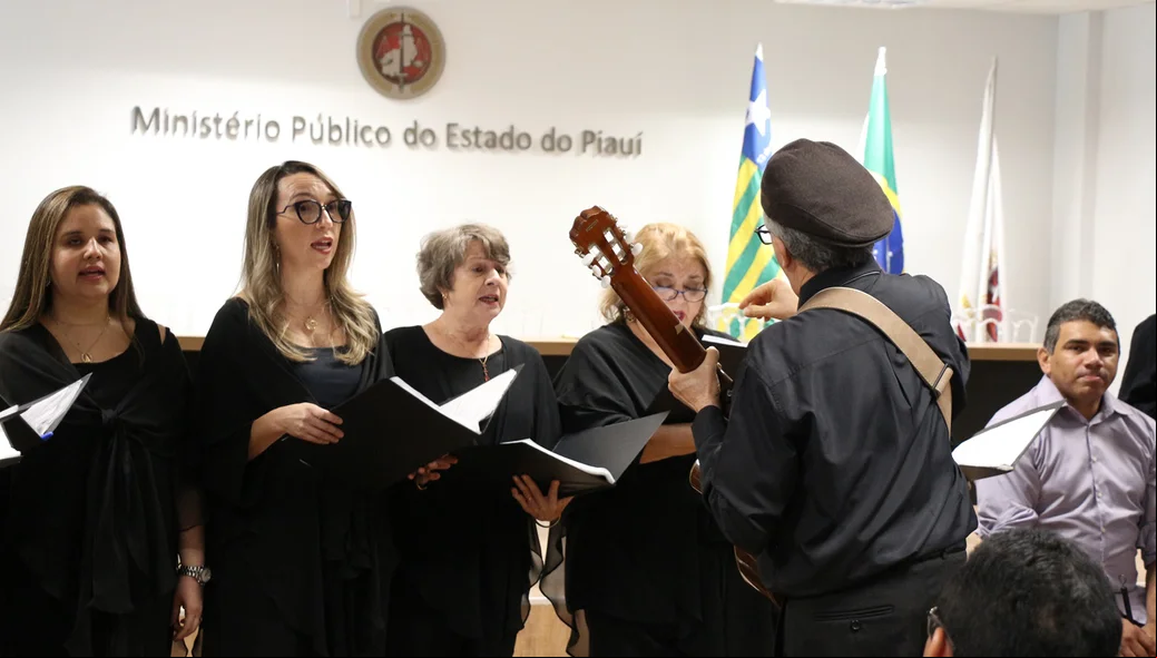 Coral que se apresentou na solenidade