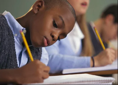 Metade dos brasileiros só tem ensino fundamental, diz IBGE