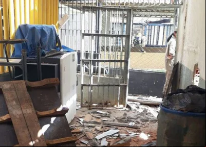 Celas ficaram destruídas