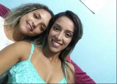 Érica e irmã 