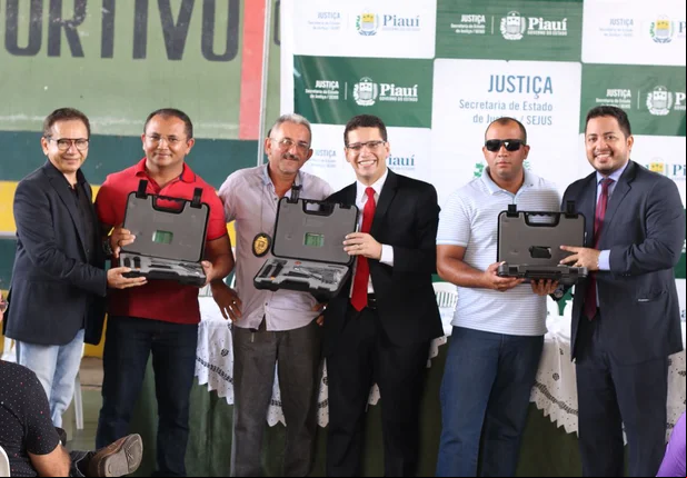 Solenidade de entrega de armas em Teresina 