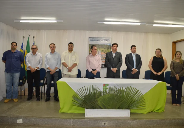 Encontro debate regularização de terrenos do Distrito Industrial