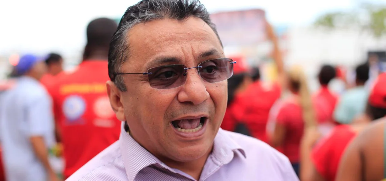 Vereador Dudu participando de ato em favor do ex-presidente Lula