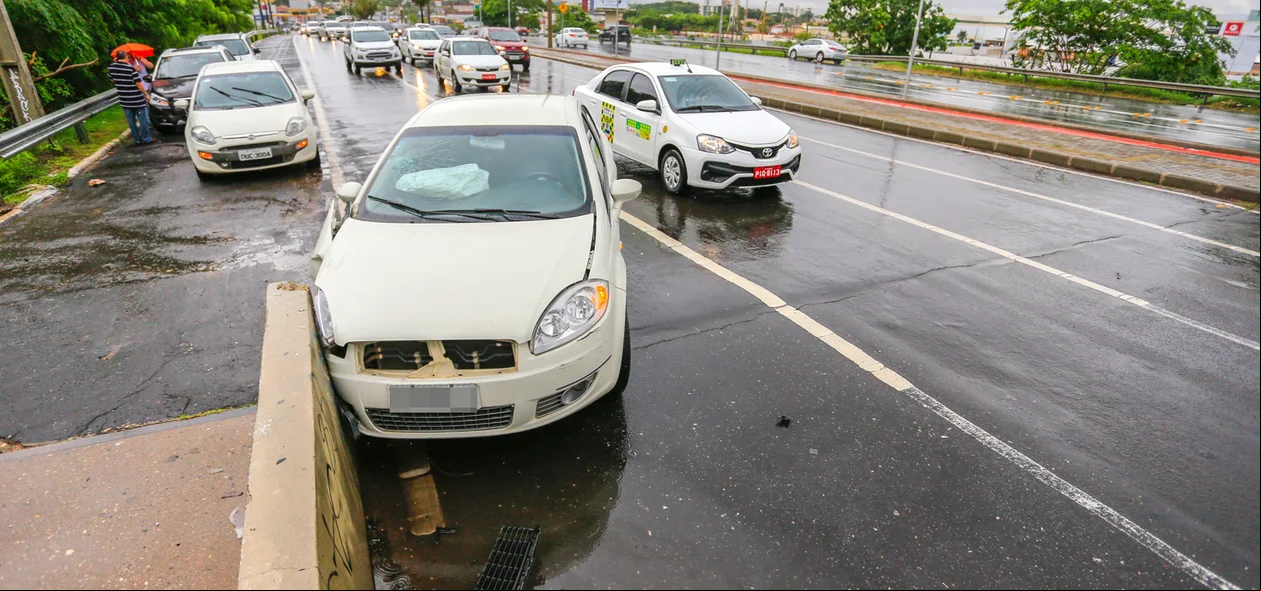 O acidente causou congestionamento 