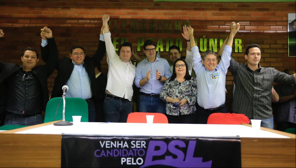 Evento de filiação do PSL contou com a presença do deputado estadual Luciano Nunes (PSDB)