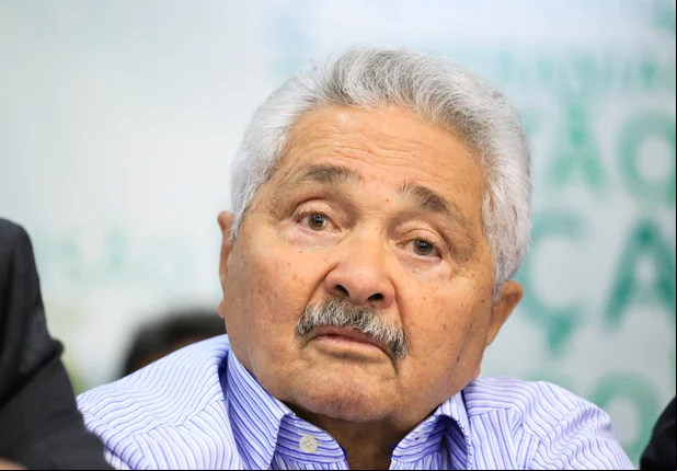 Senador Elmano Férrer 