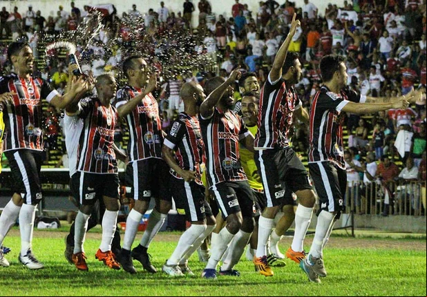 River-PI vence partida no Albertão