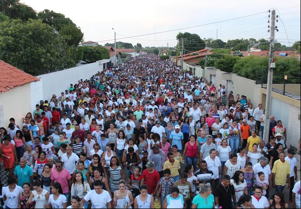 Procissão de São José reúne milhares de pessoas em Altos