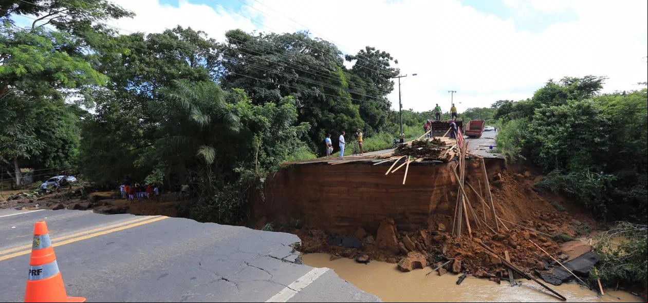 Trecho da BR 343 continua intrafegável