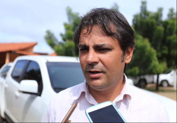 Prefeito Róger Linhares