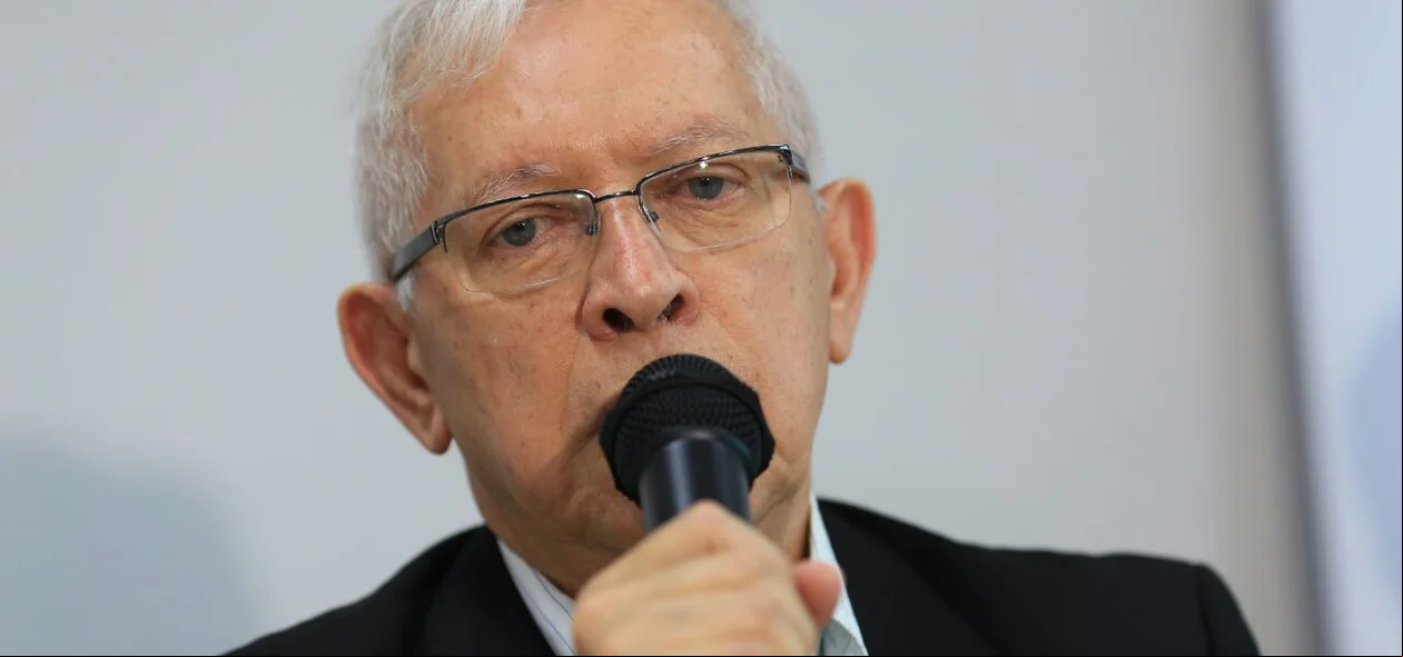 Presidente da Anatel, Juarez Quadros