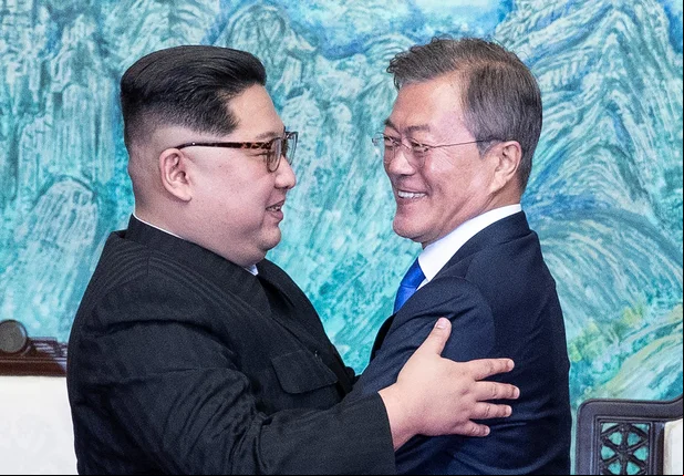 Líder da Coreia do Norte, Kim Jong-un e presidente da Coreia do Sul, Moon Jae-in