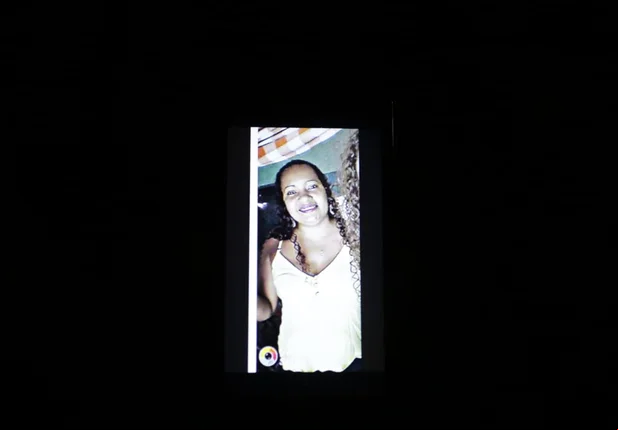 Mulher é encontrada morta dentro de casa no Conjunto Santa Fé