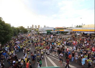 A marcha teve como tema a paz