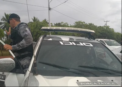 Força tática no local do crime em Parnaíba