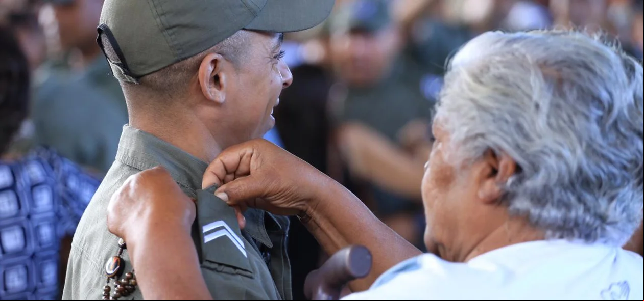 Policiais são formados em cabos