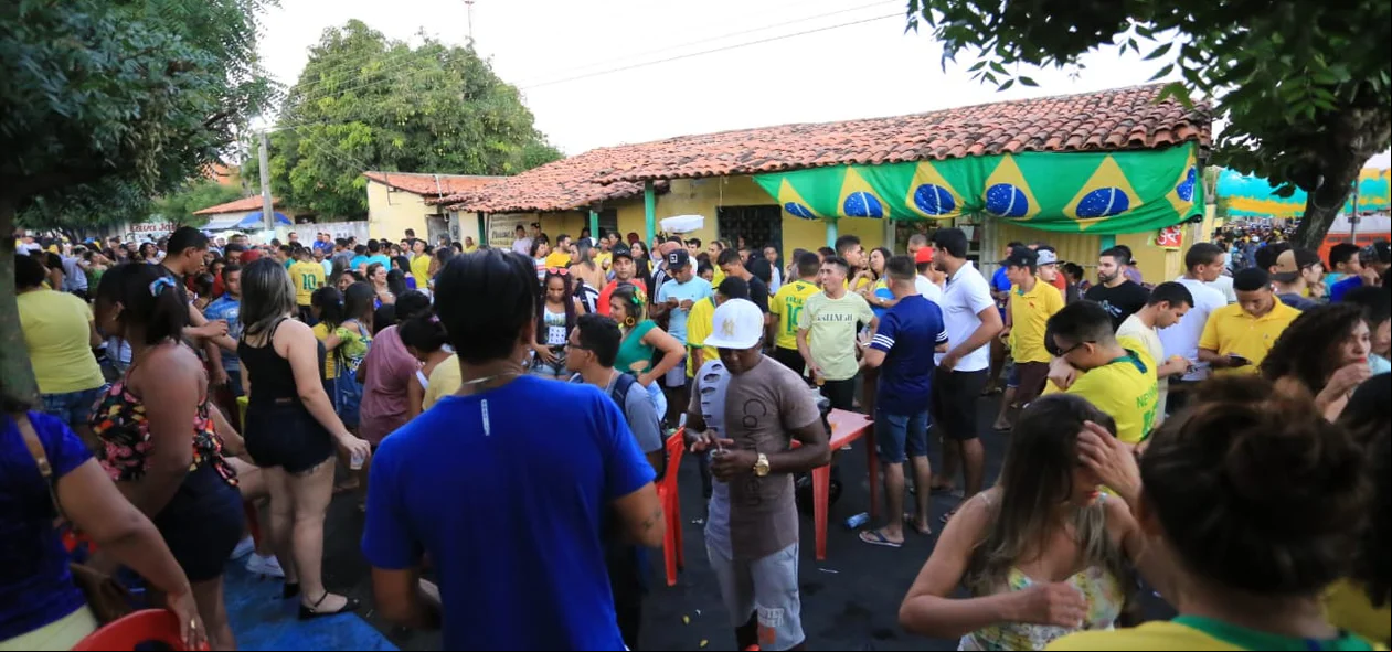 Rua ficou lotada de torcedores