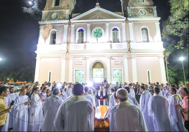 Arcebispo Dom Miguel Câmara é velado em Teresina