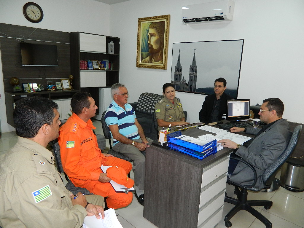 Reunião com o prefeito Padre Walmir