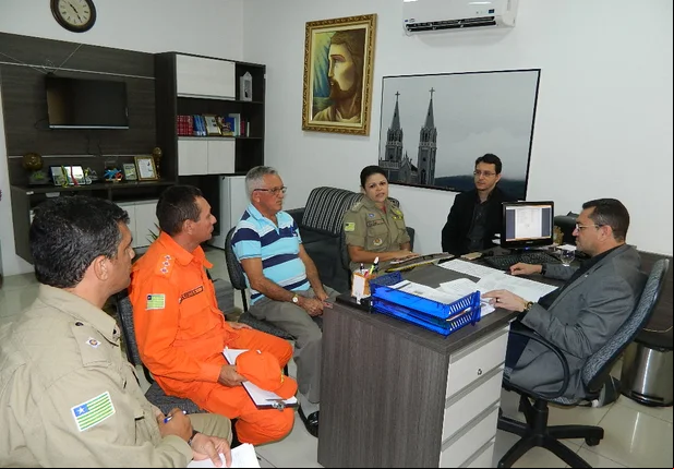 Reunião com o prefeito Padre Walmir