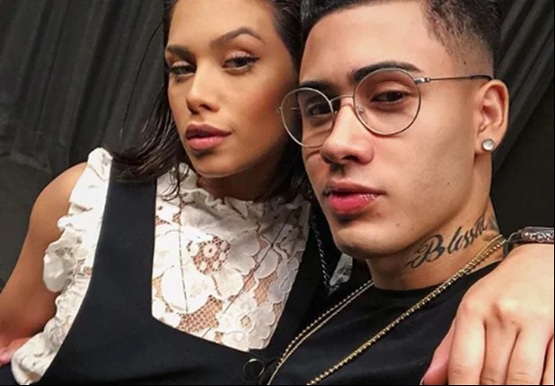 Flávia Pavanelli e Mc Kevinho