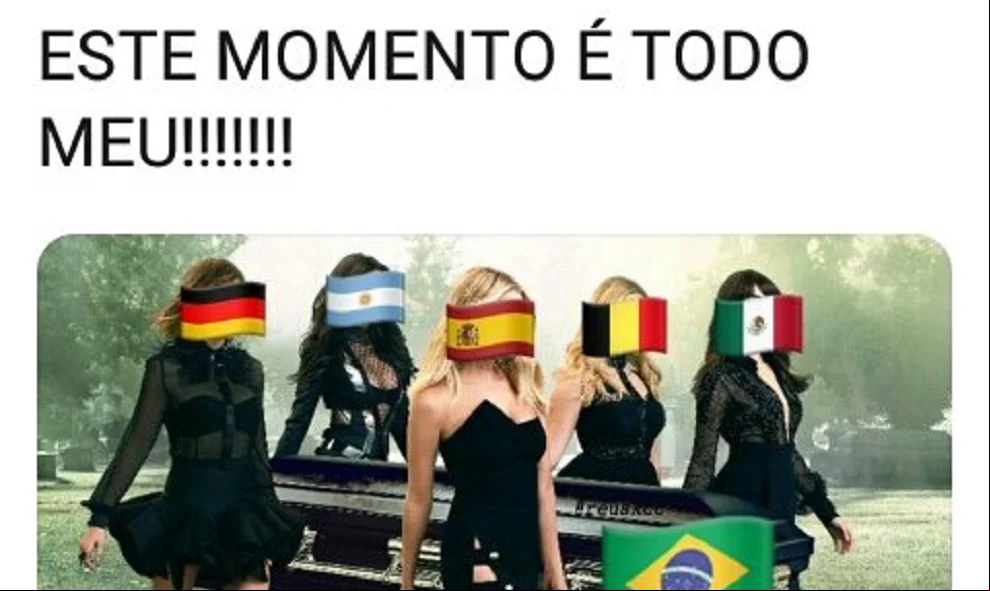 Brasil sendo levado em caixão pelos eliminados da Copa do Mundo