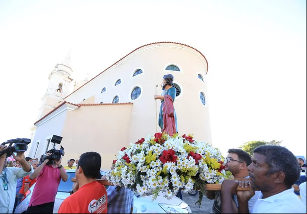 Fiéis participam de carreata de São Cristóvão em Teresina