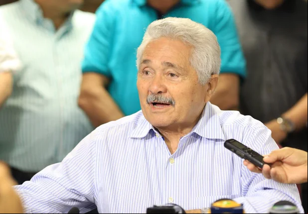 Elmano Férrer