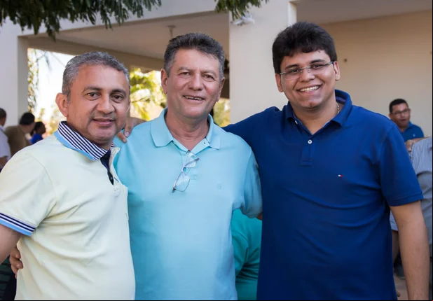 Avelar Ferreira e lideranças declaram apoio a Oliveira Neto
