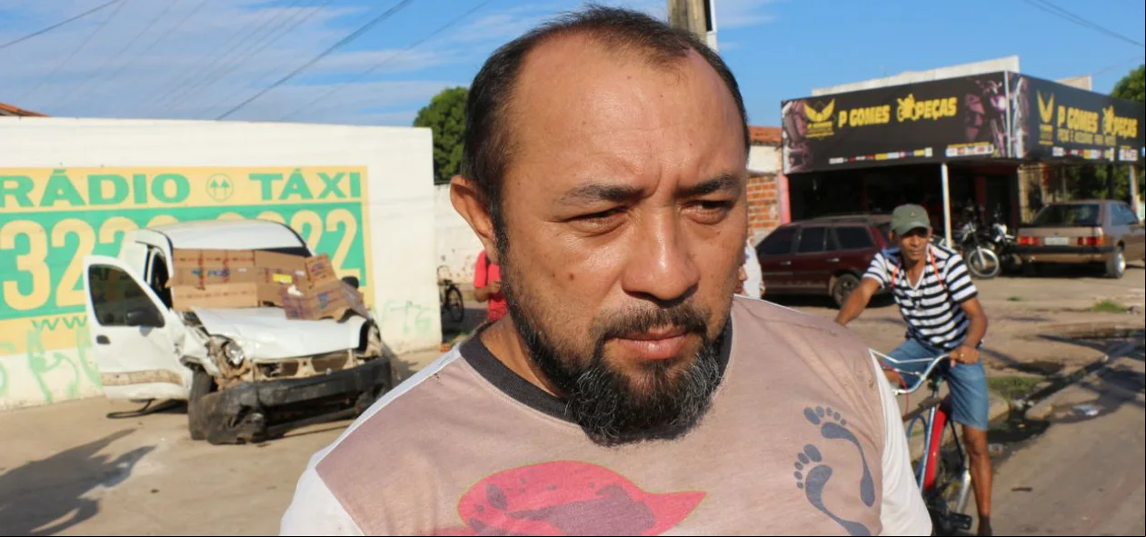 Presidente da Associação de Moradores do Parque Brasil III, Antônio Correia dos Santos