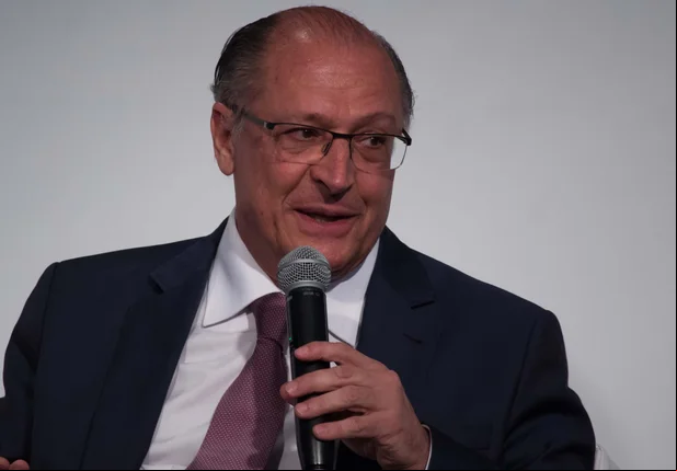 Geraldo Alckmin durante reunião em São Paulo
