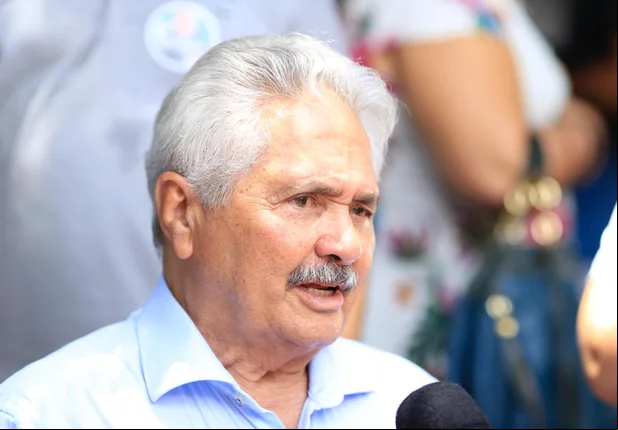 Elmano Férrer 