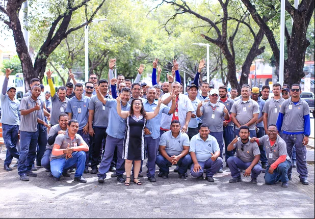 Trabalhadores de terceirizada OI paralisam em Teresina