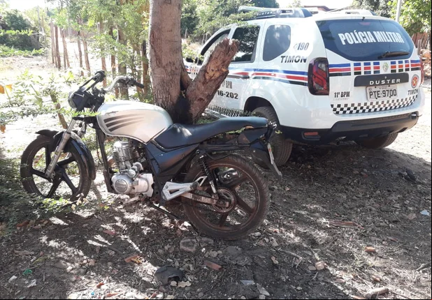 Polícia Militar recupera motocicleta abandonada em Timon