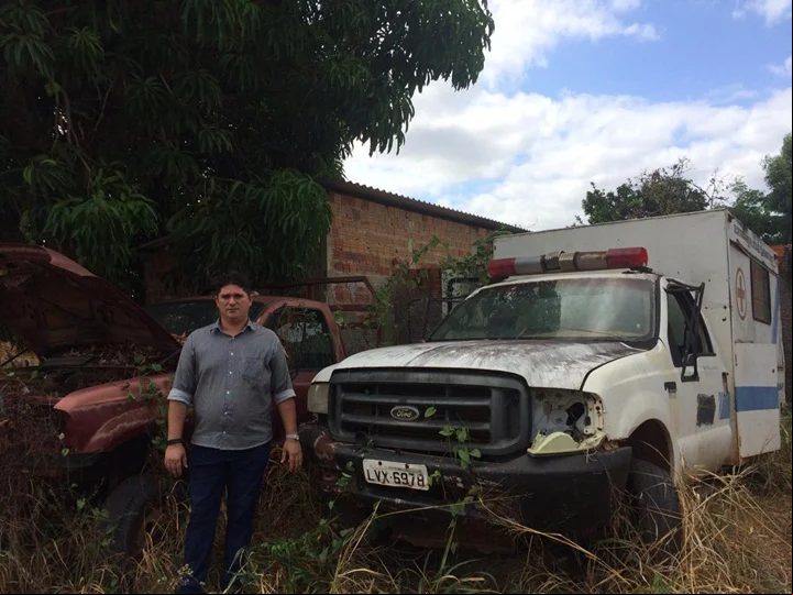 Carros sem funcionamento no município de Batalha