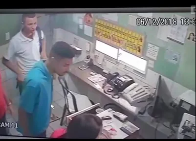 Bandidos assaltam motel na zona norte