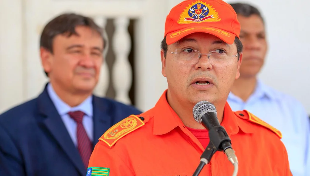 Coronel Carlos Frederico, comandante do Corpo de Bombeiros