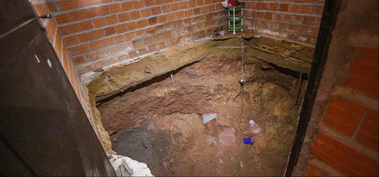Cratera no bairro Água Mineral