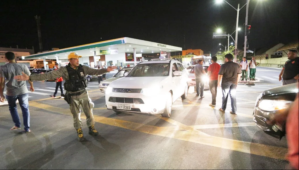 Strans controlou o trânsito no local após a liberação da pista