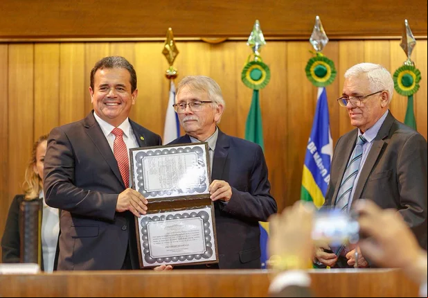 Solenidade na Alepi em homenagem ao advogado Henrique Pires