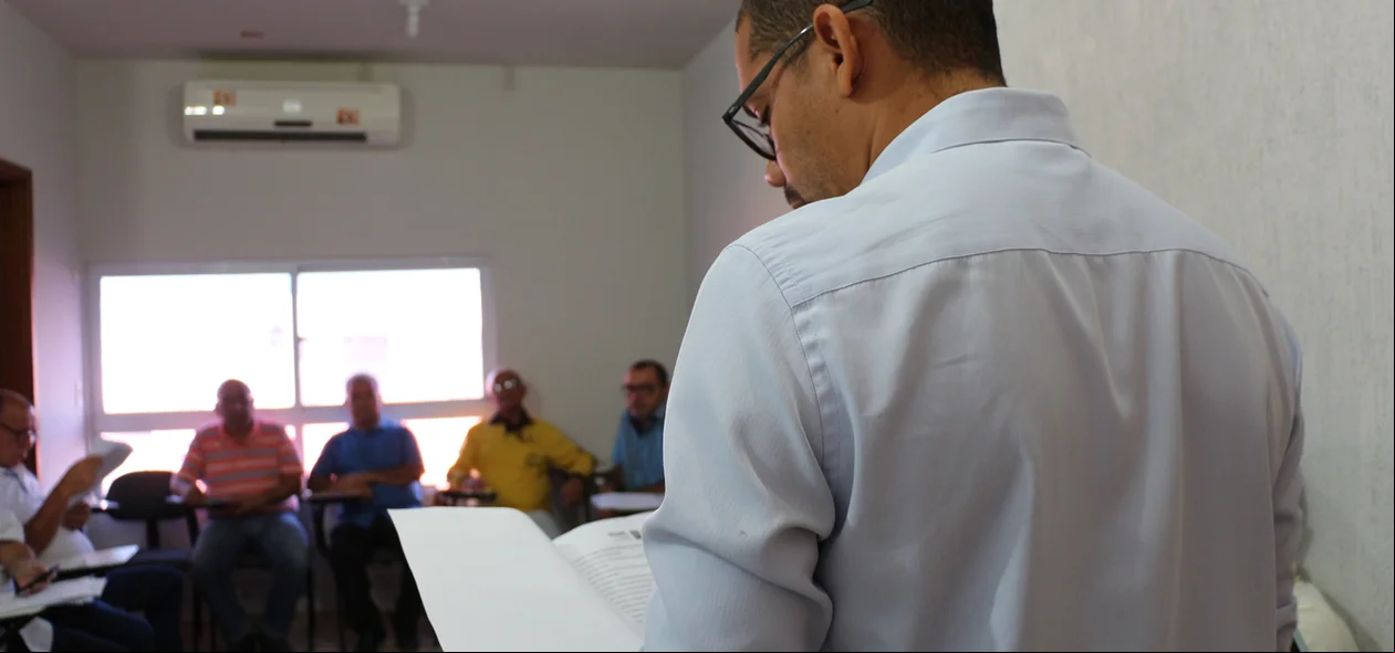 Reunião debate o aumento da tarifa de ônibus 