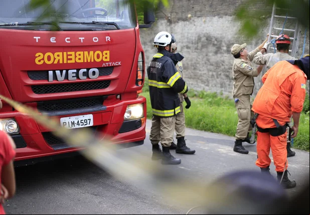 Corpo de Bombeiros foi ao local 