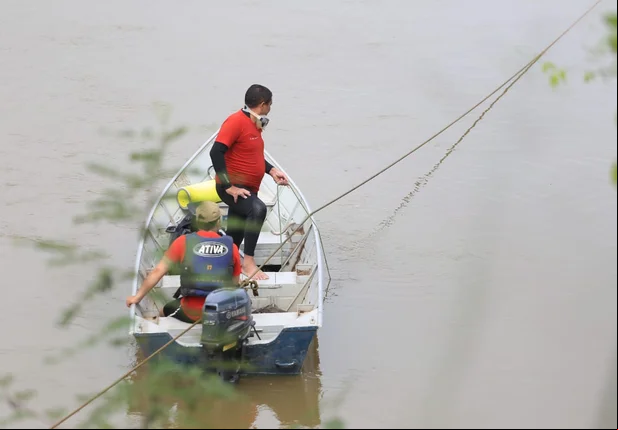Corpo de Bombeiros faz buscas no Rio Parnaíba