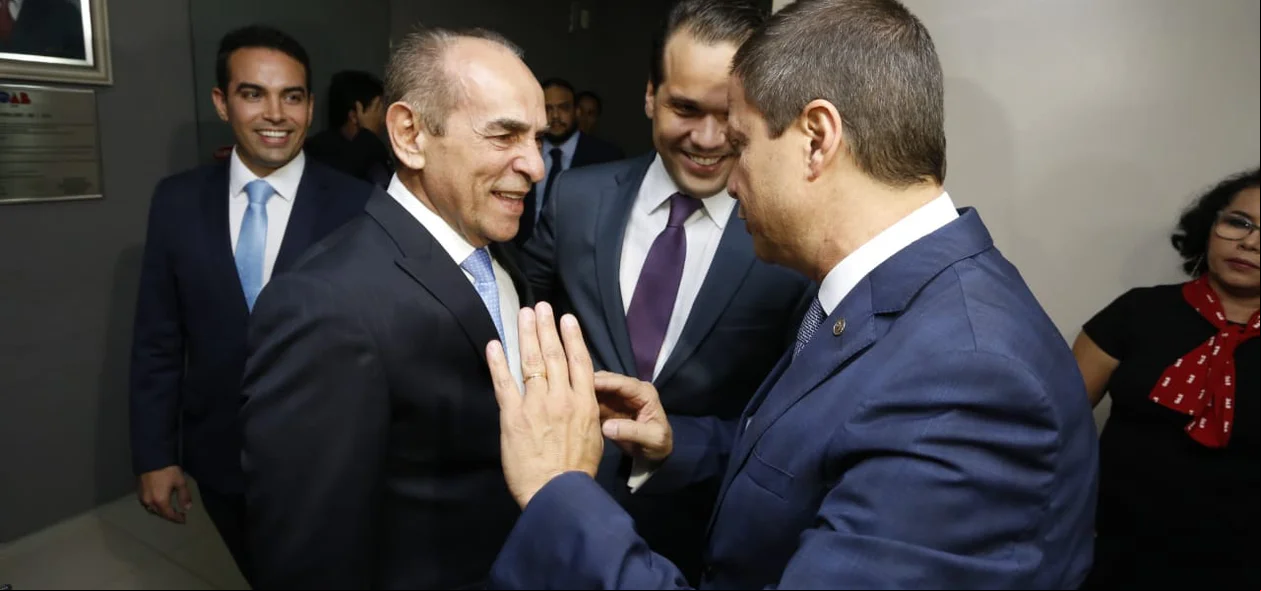 Senador eleito Marcelo Castro cumprimenta presidente da OAB, Claudio Lamachia