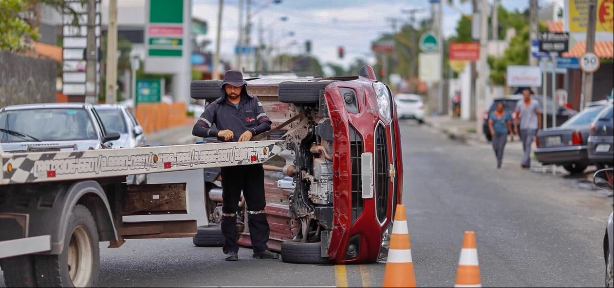 Acidente na avenida Homero Castelo Branco
