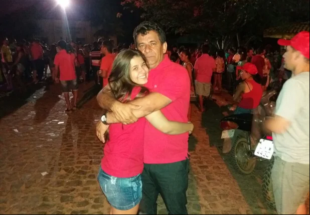 Larissa Bandeira e o pai, o prefeito Zé Carlos