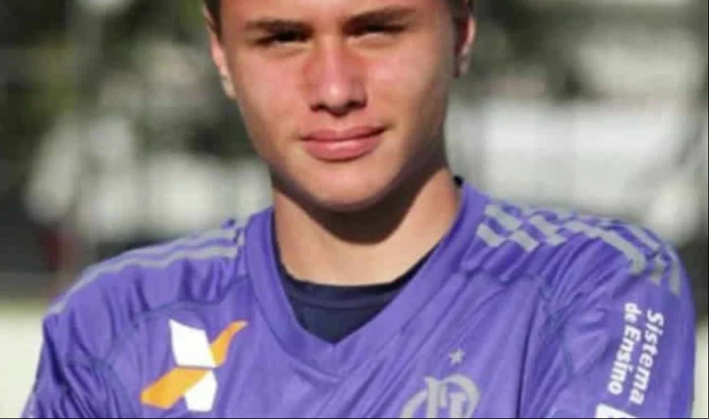 O goleiro Bernardo Pisetta 