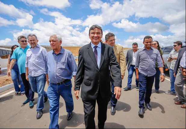 Autoridades políticas inauguram Rodoanel de Teresina