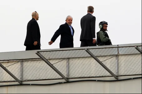 Lula no velório do neto