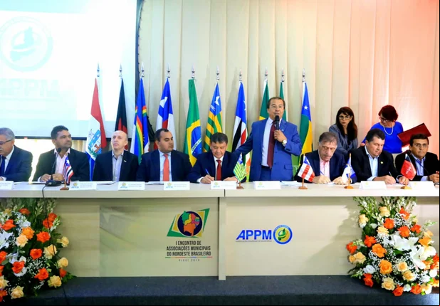 Encontro na APPM teve a participação de Wellington e prefeitos